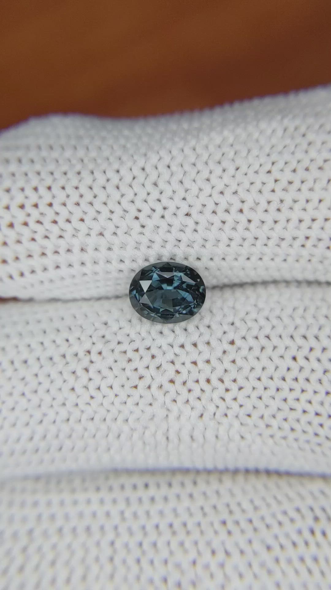 1.01 Ct. Spinel from Ceylon (Sri Lanka) Size Video