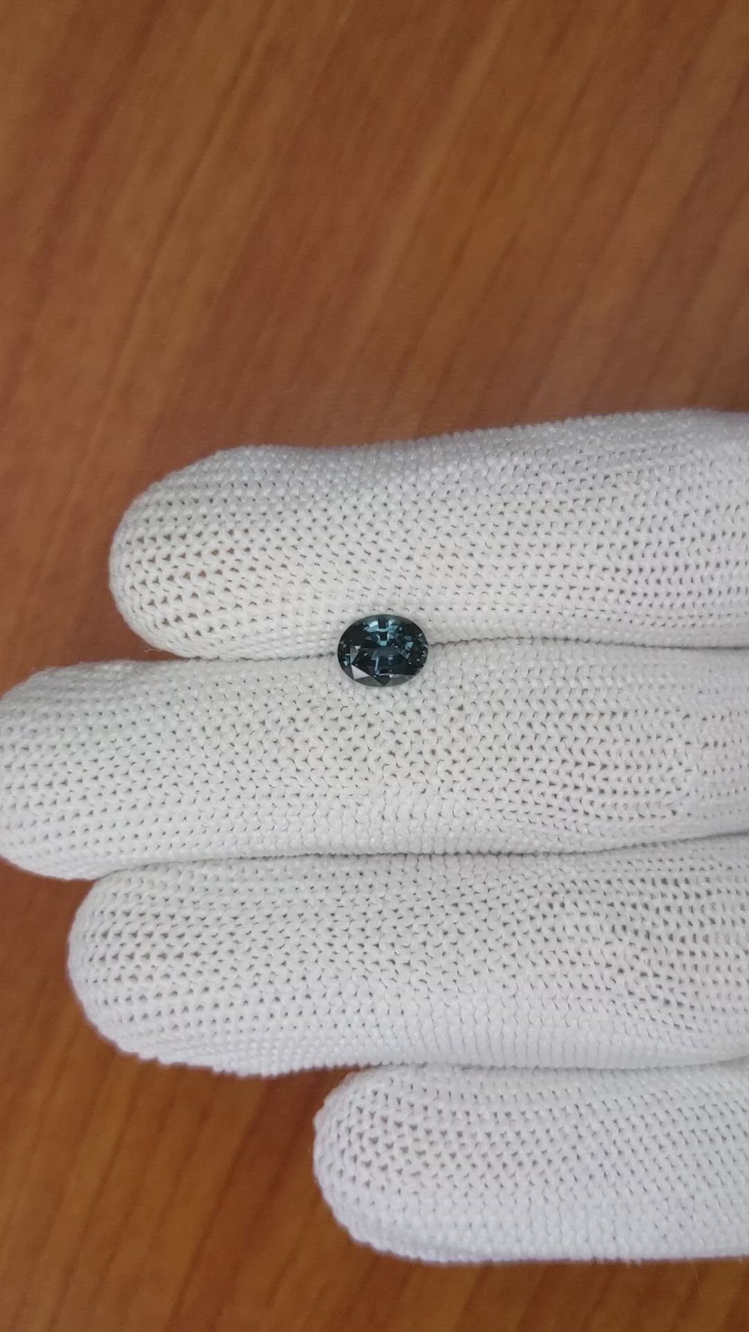 1.01 Ct. Spinel from Ceylon (Sri Lanka) Size Video