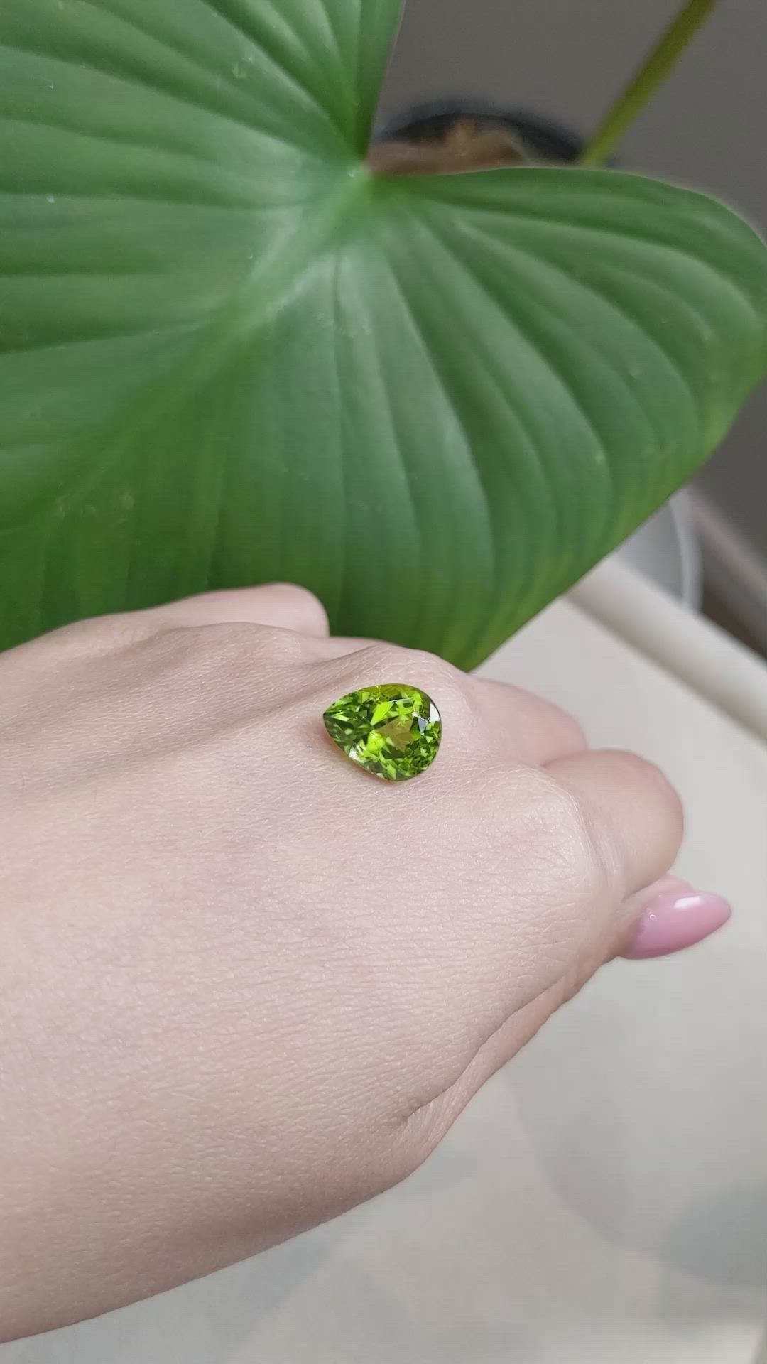 5.80 Ct. Peridot from Burma (Myanmar) Size Video