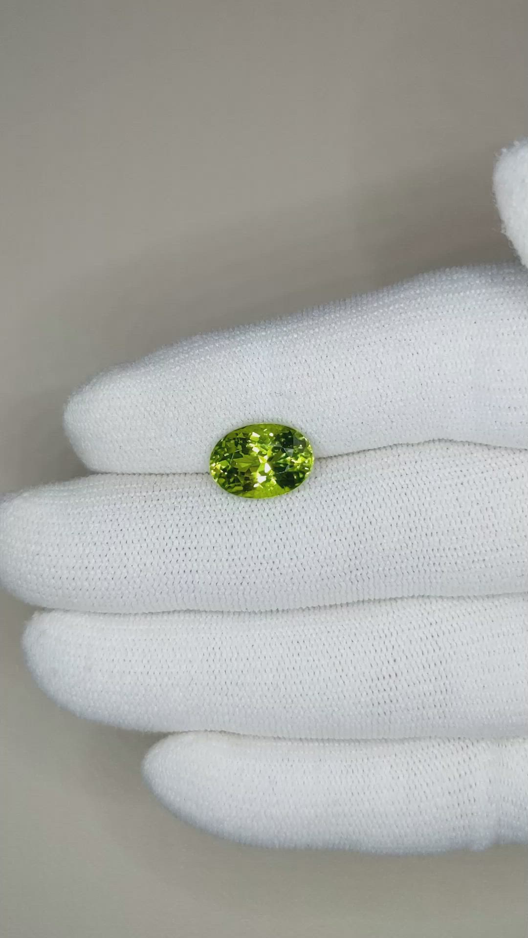 4.50 Ct. Peridot from Burma (Myanmar) Size Video