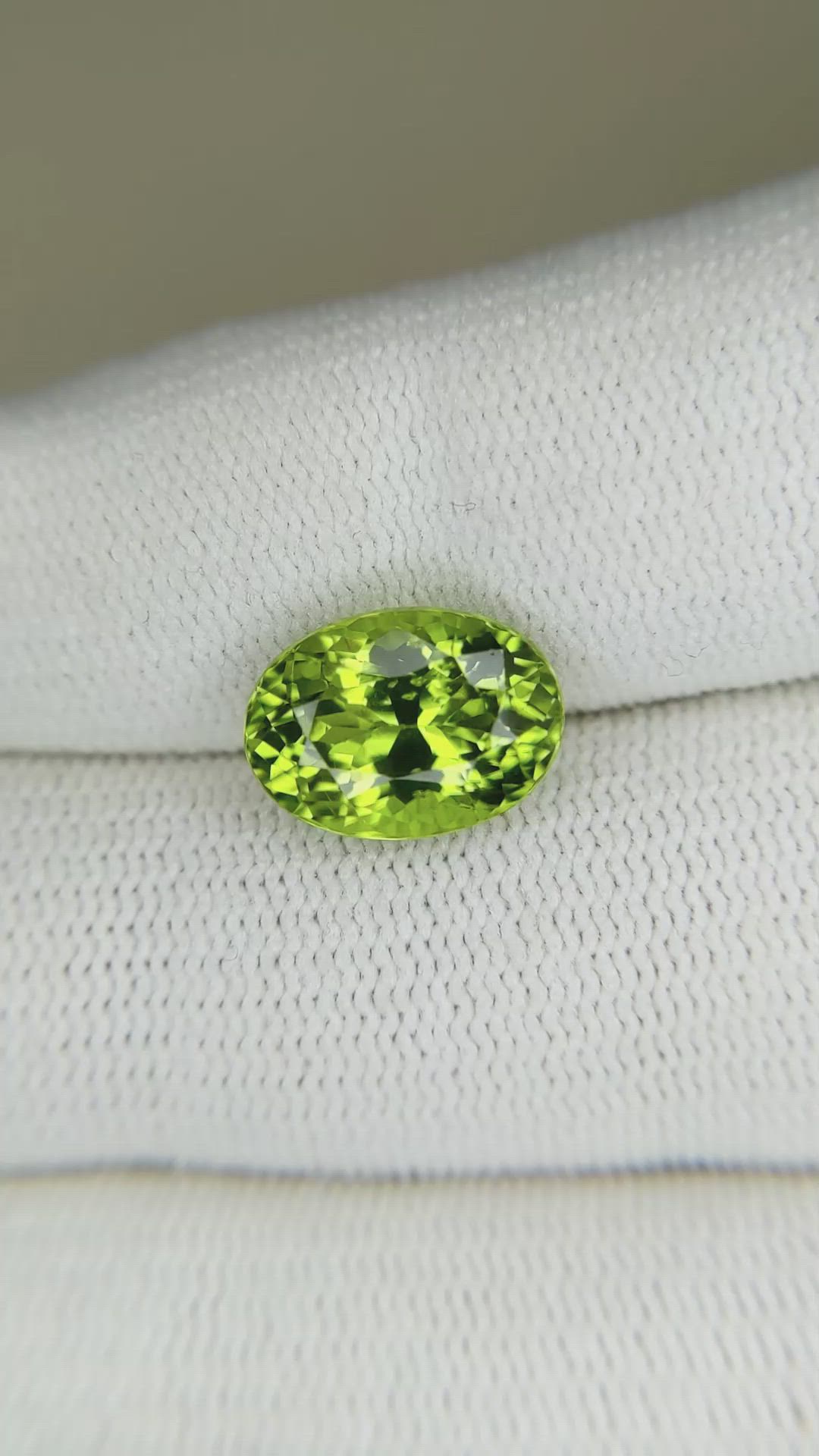 4.50 Ct. Peridot from Burma (Myanmar) Size Video