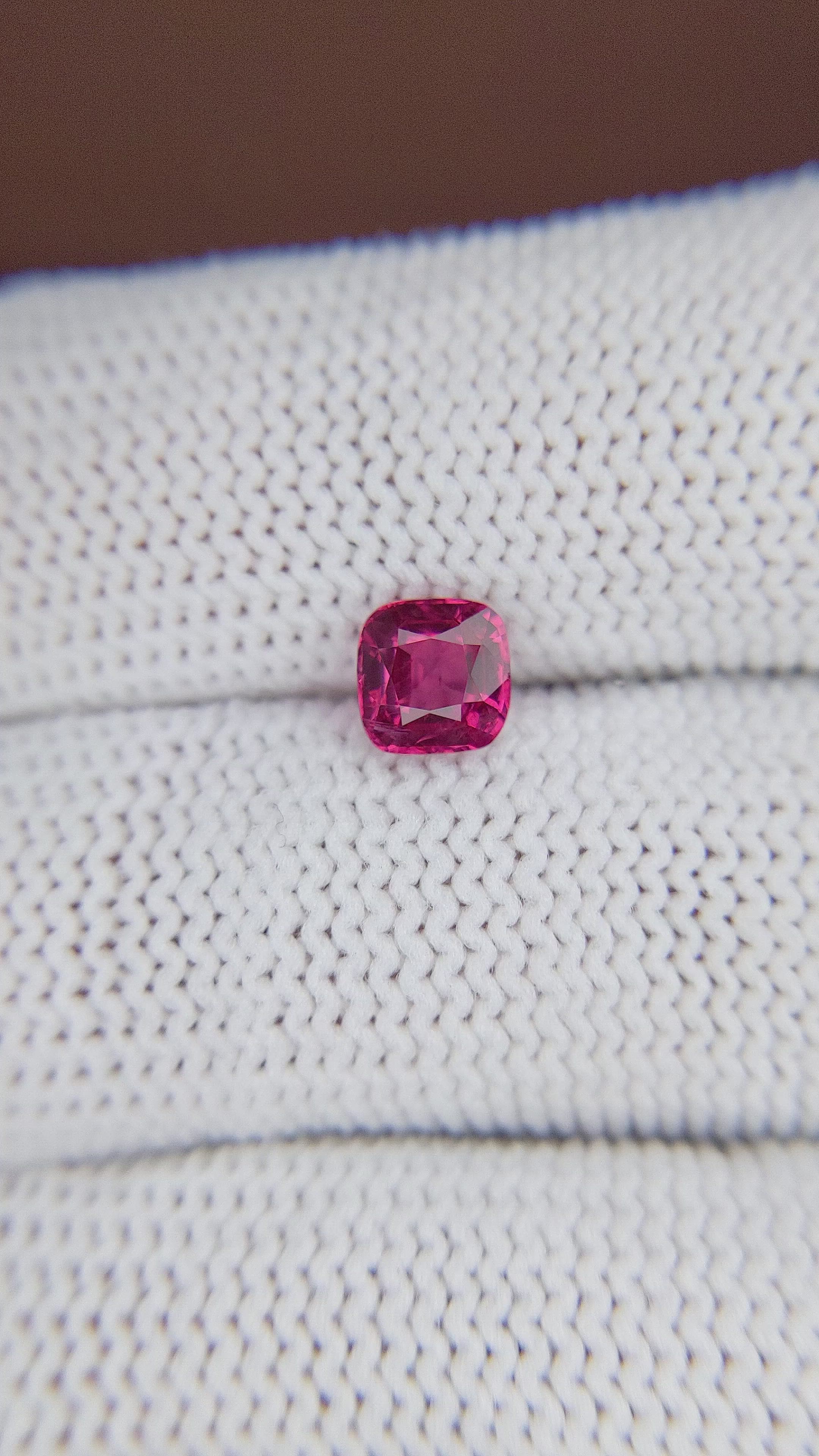 0.93 Ct. Spinel from Burma (Myanmar) Size Video