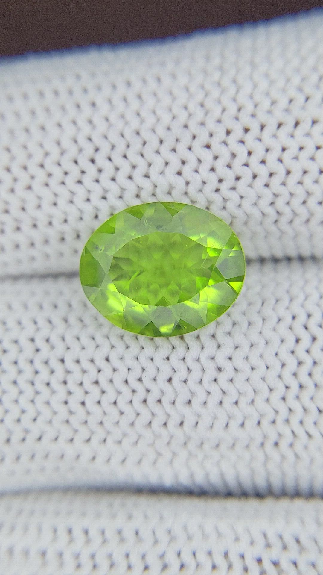 3.85 Ct. Peridot from Ceylon (Sri Lanka) Size Video