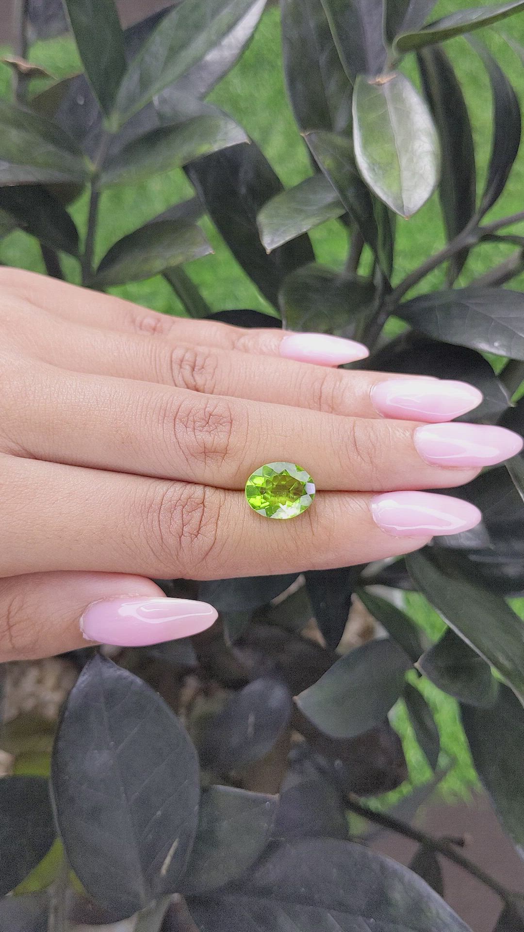 3.85 Ct. Peridot from Ceylon (Sri Lanka) Size Video