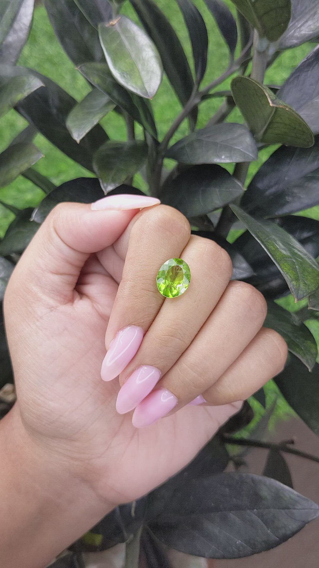 3.85 Ct. Peridot from Ceylon (Sri Lanka) Size Video