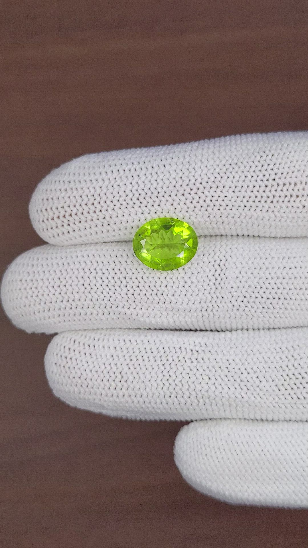 3.85 Ct. Peridot from Ceylon (Sri Lanka) Size Video