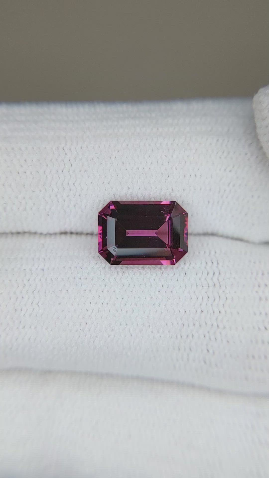 2.60 Ct. Spinel from Burma (Myanmar) Size Video