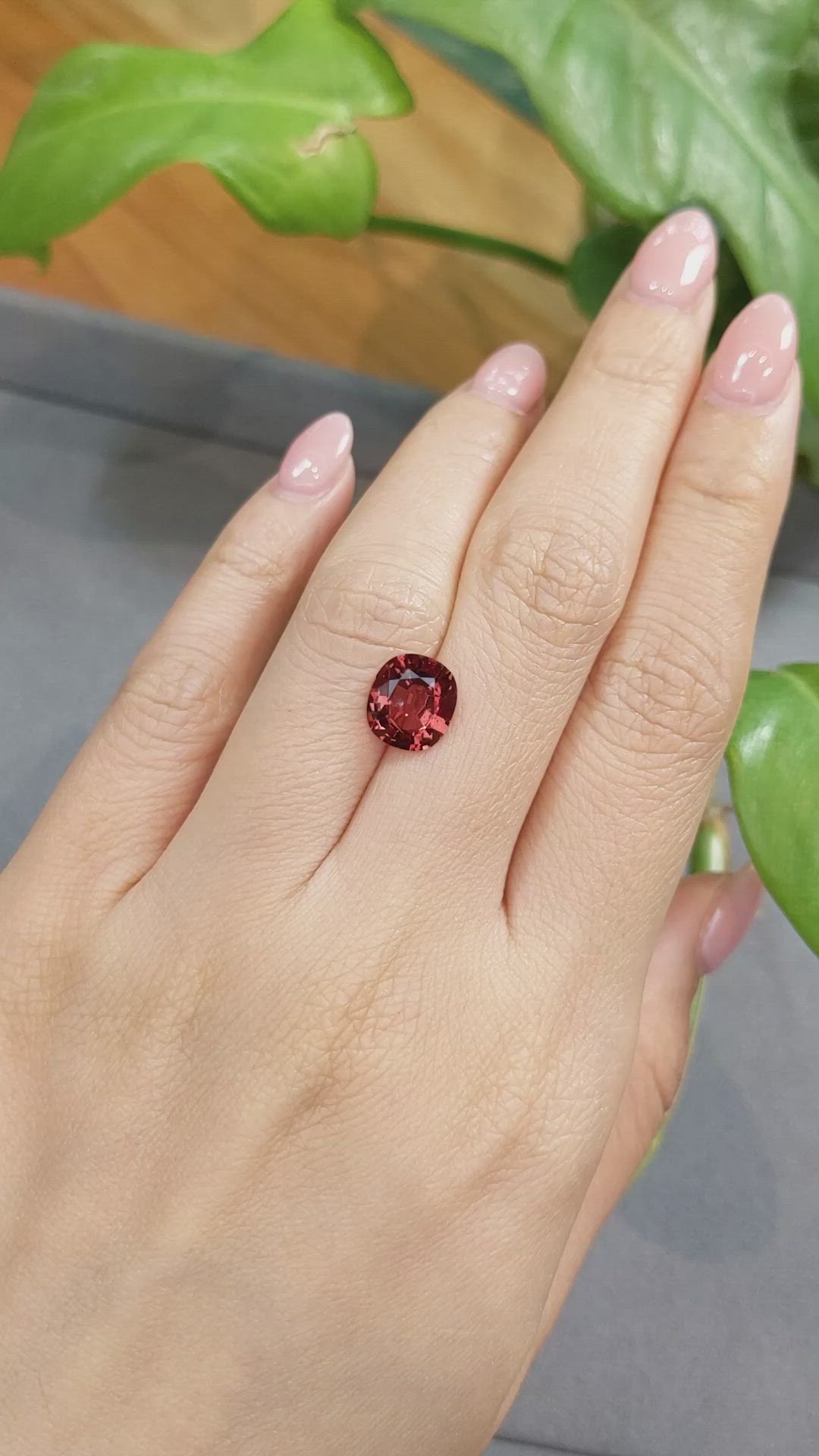 2.66 Ct. Spinel from Burma (Myanmar) Size Video