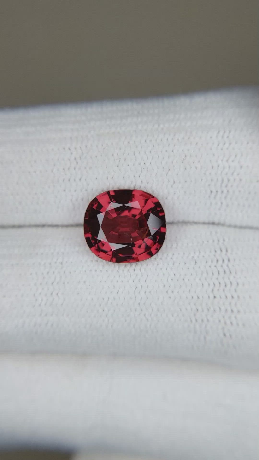 2.66 Ct. Spinel from Burma (Myanmar) Size Video