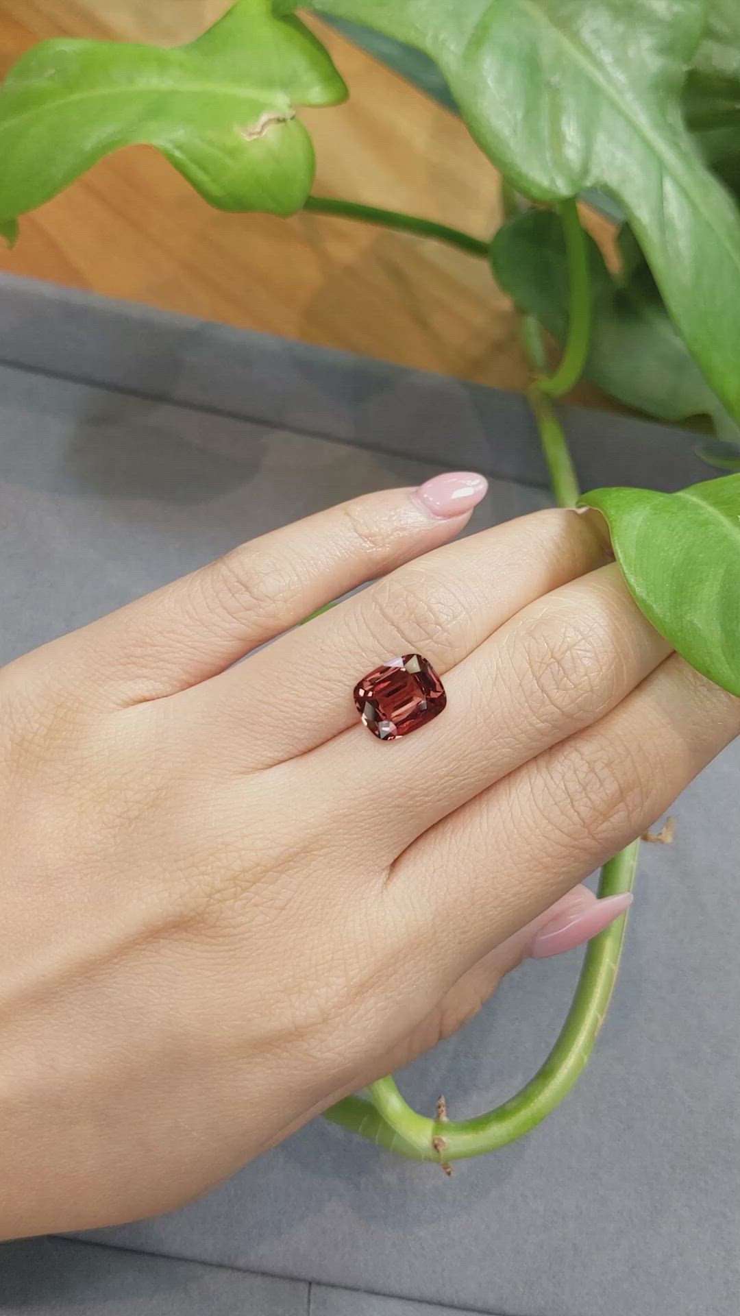 4.08 Ct. Spinel from Burma (Myanmar) Size Video