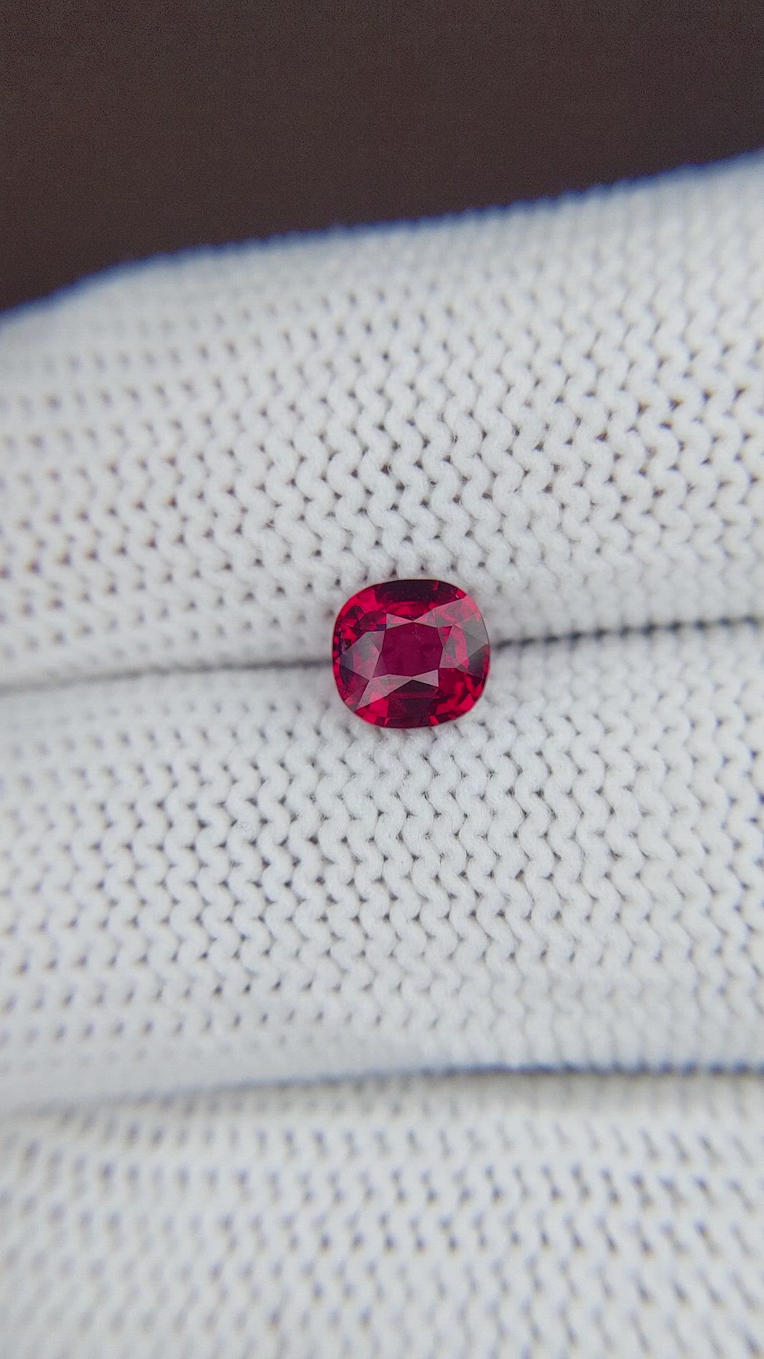 0.98 Ct. Spinel from Burma (Myanmar) Size Video