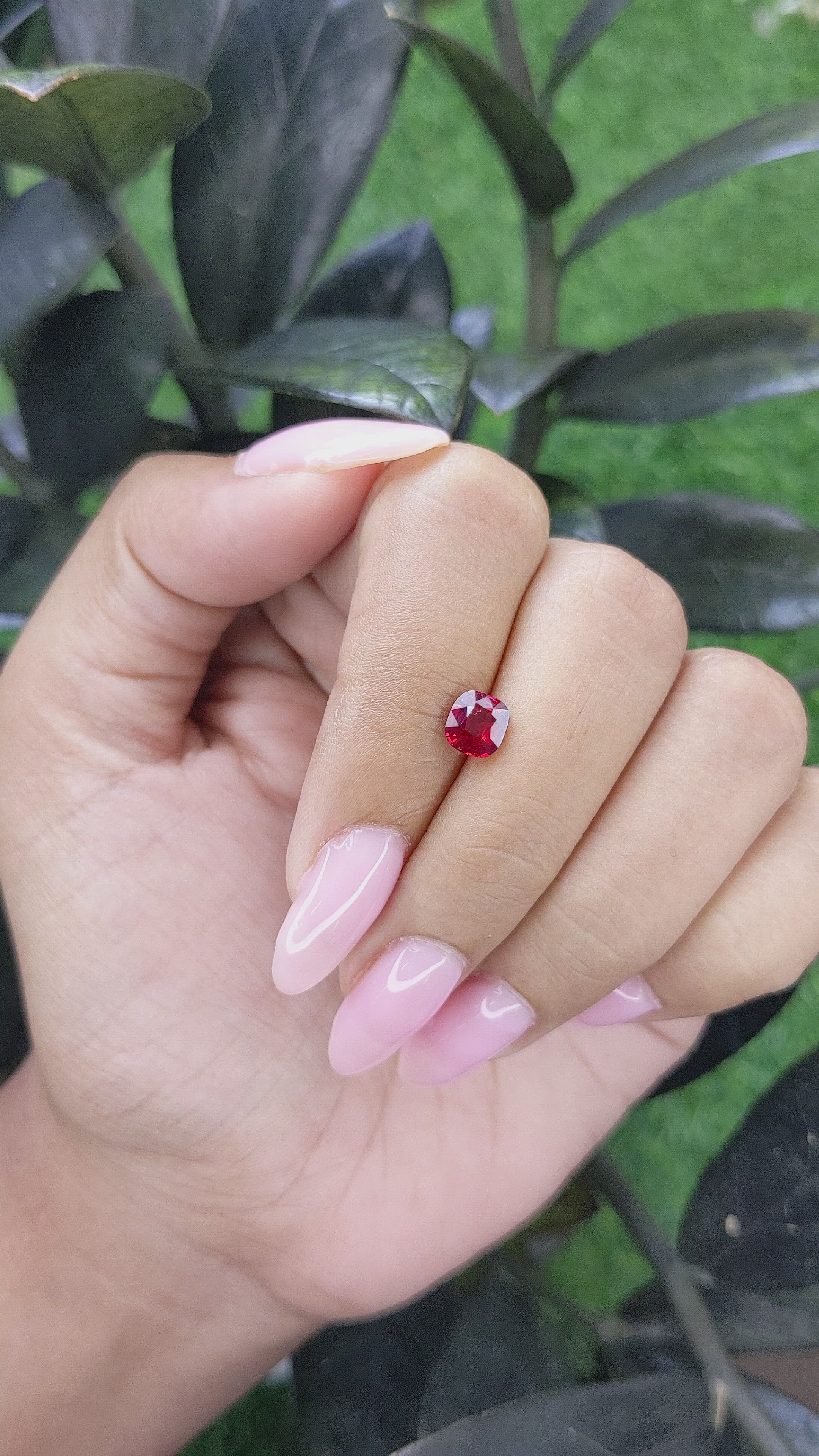 0.93 Ct. Spinel from Burma (Myanmar) Size Video