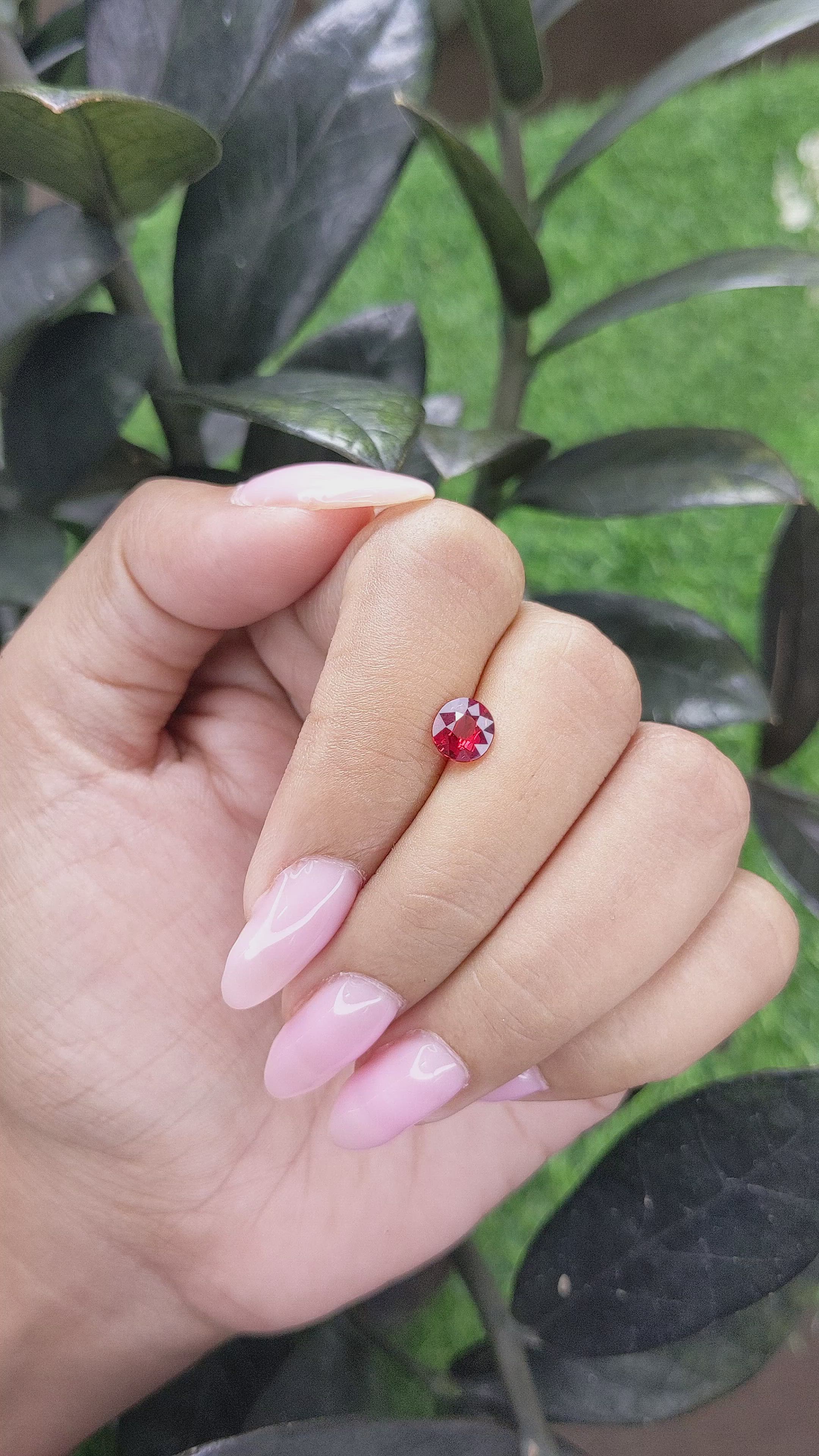 0.95 Ct. Spinel from Burma (Myanmar) Size Video
