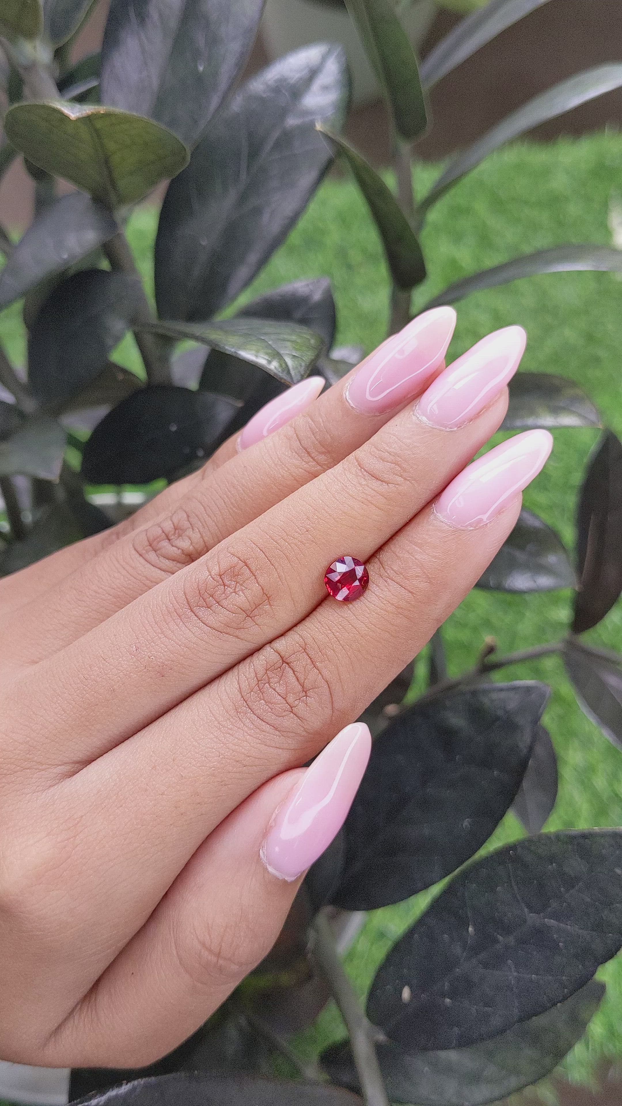 0.95 Ct. Spinel from Burma (Myanmar) Size Video