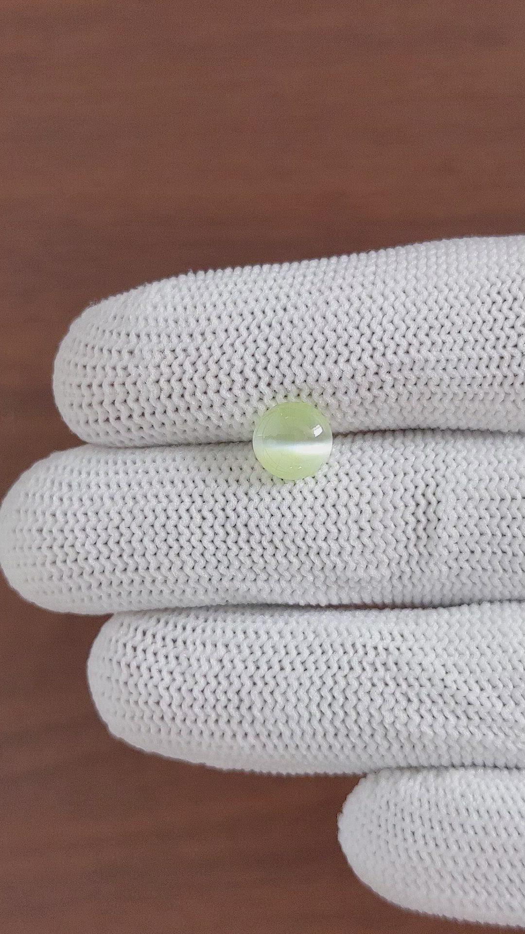 2.63 Ct. Cabochon Chrysoberyl from Ceylon (Sri Lanka) Size Video