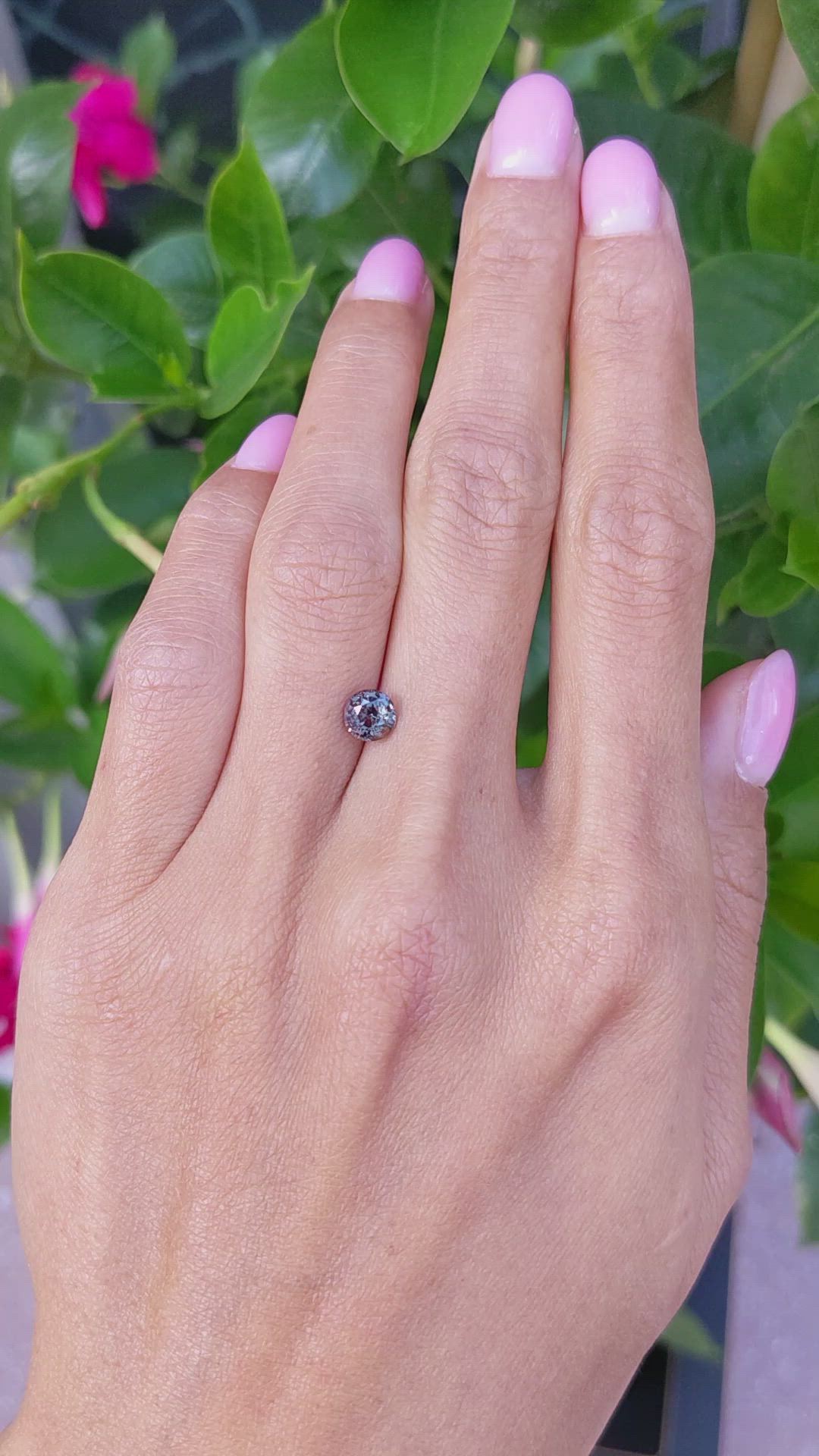 1.00 Ct. Alexandrite from Ceylon (Sri Lanka) Size Video