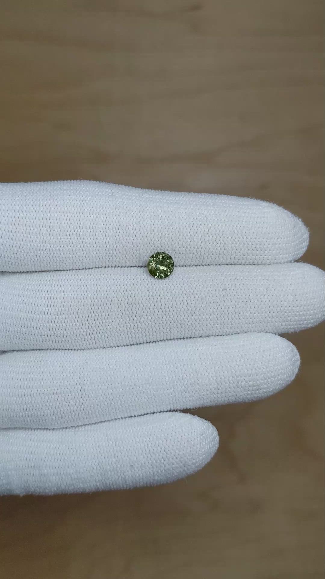 1.00 Ct. Alexandrite from Ceylon (Sri Lanka) Size Video
