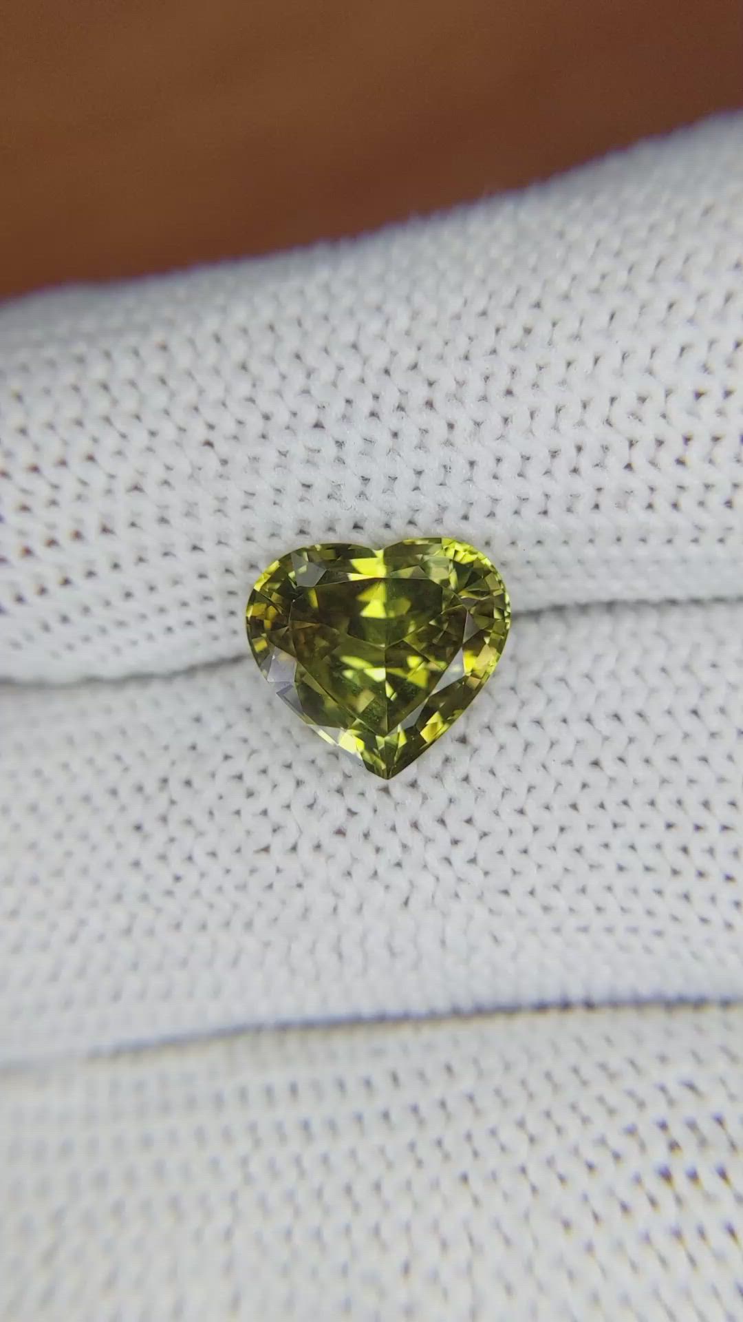 3.51 Ct. Alexandrite from Ceylon (Sri Lanka) Size Video