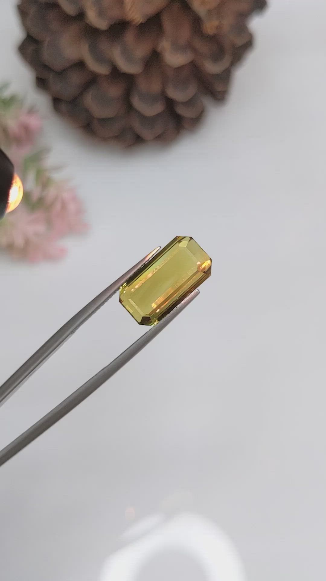 7.58 Ct. Alexandrite from Ceylon (Sri Lanka) Size Video