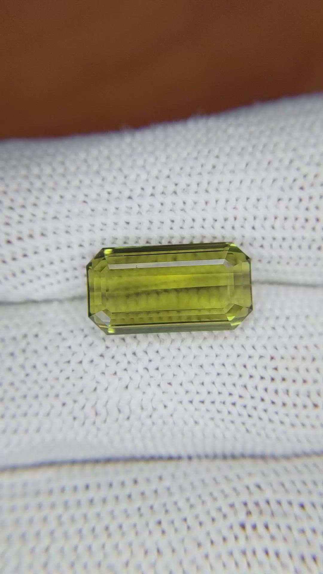 7.58 Ct. Alexandrite from Ceylon (Sri Lanka) Size Video