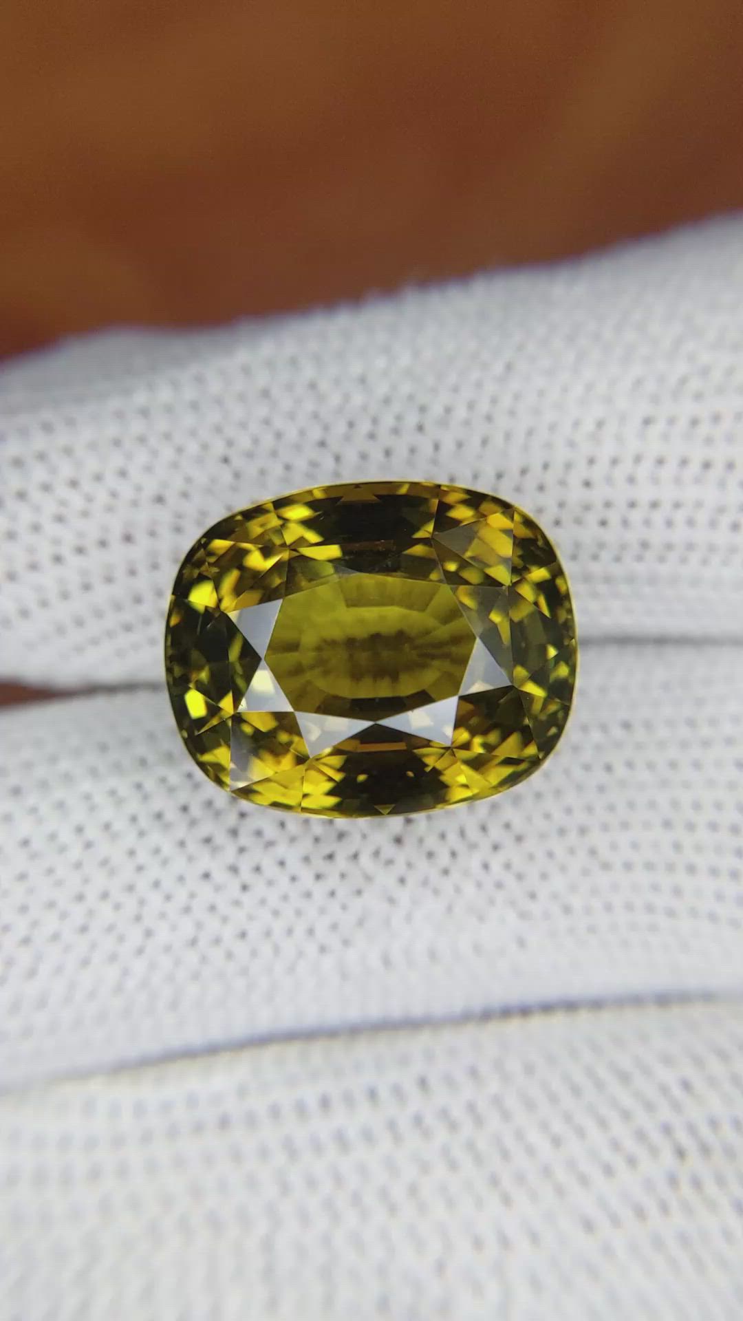 24.05 Ct. Alexandrite from Ceylon (Sri Lanka) Size Video