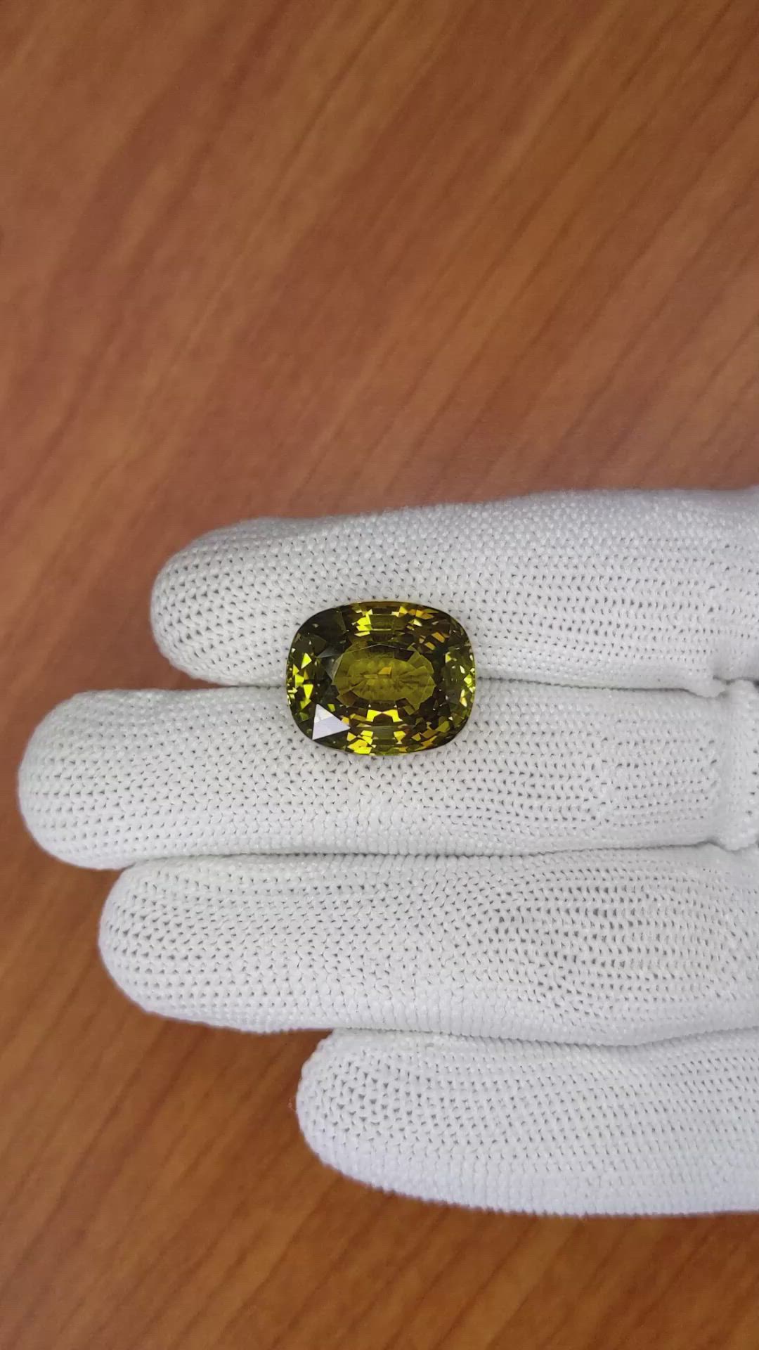 24.05 Ct. Alexandrite from Ceylon (Sri Lanka) Size Video