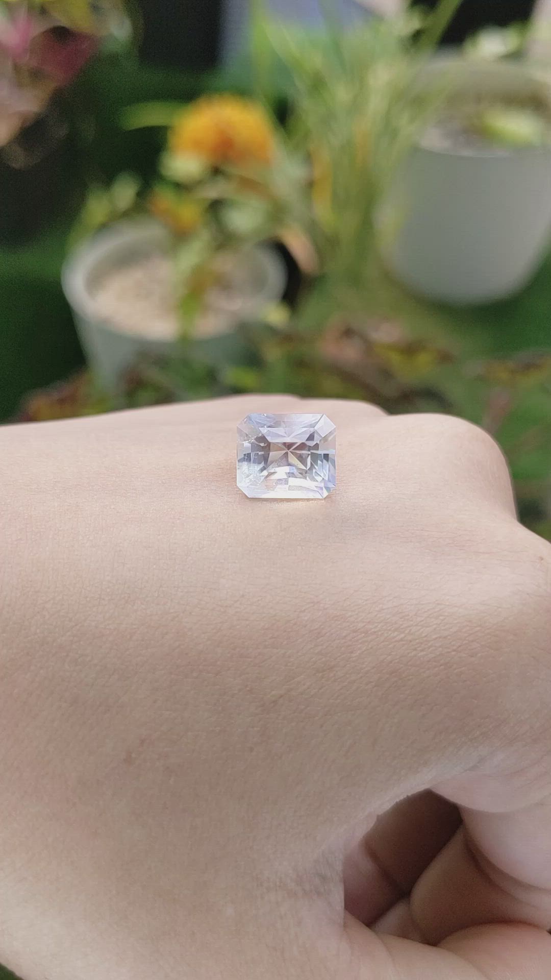 5.80 Ct. Moonstone from Ceylon (Sri Lanka) Size Video