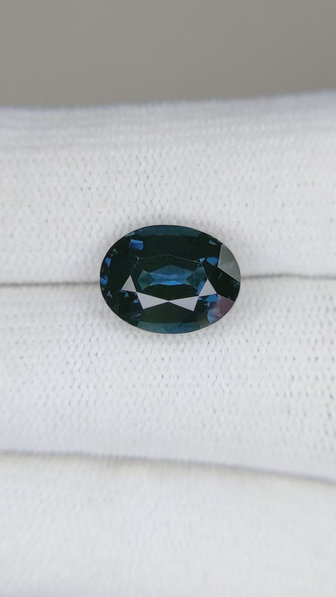 4.55 Ct. Spinel from Ceylon (Sri Lanka) Size Video