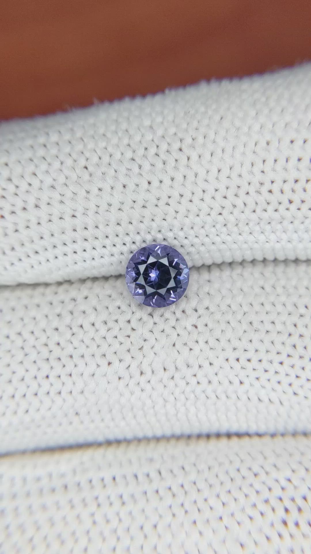 1.00 Ct. Spinel from Ceylon (Sri Lanka) Size Video