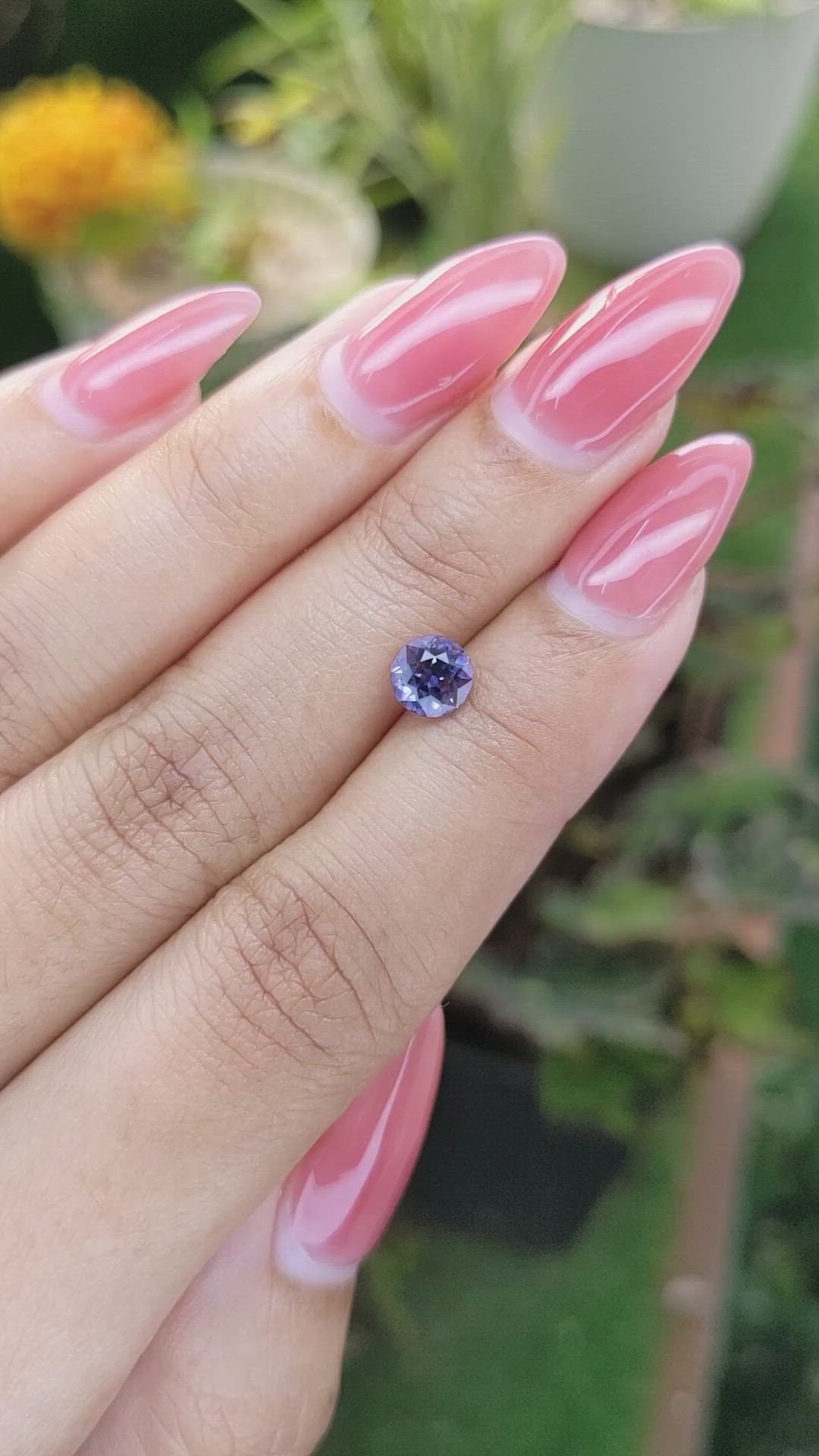 1.00 Ct. Spinel from Ceylon (Sri Lanka) Size Video