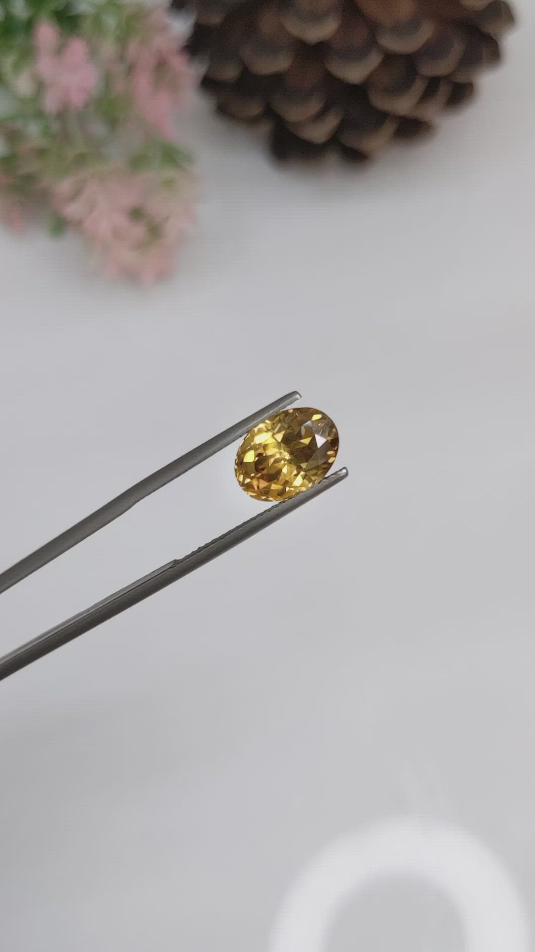 5.71 Ct. Zircon from Ceylon (Sri Lanka) Size Video
