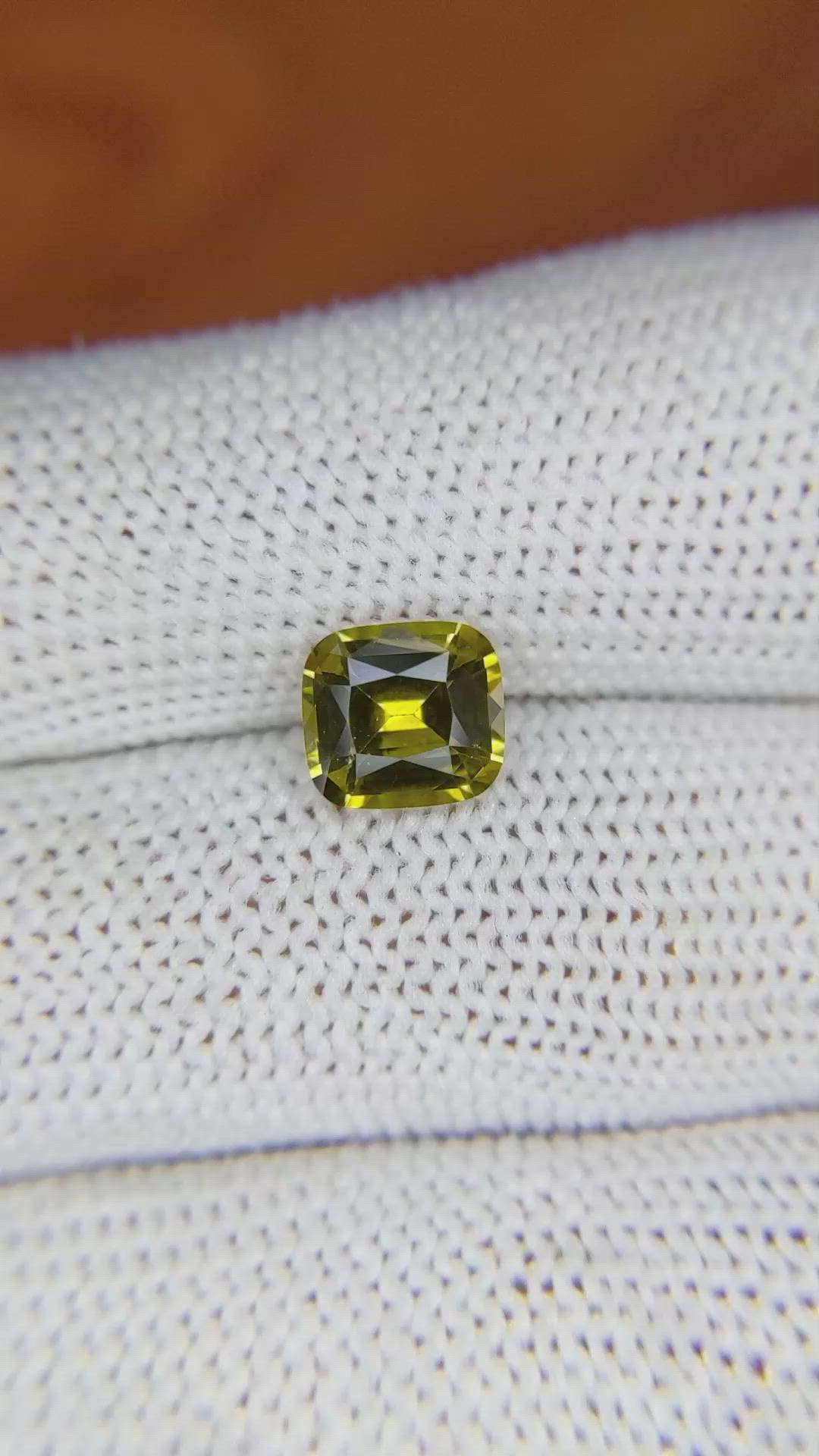 1.93 Ct. Alexandrite from Ceylon (Sri Lanka) Size Video