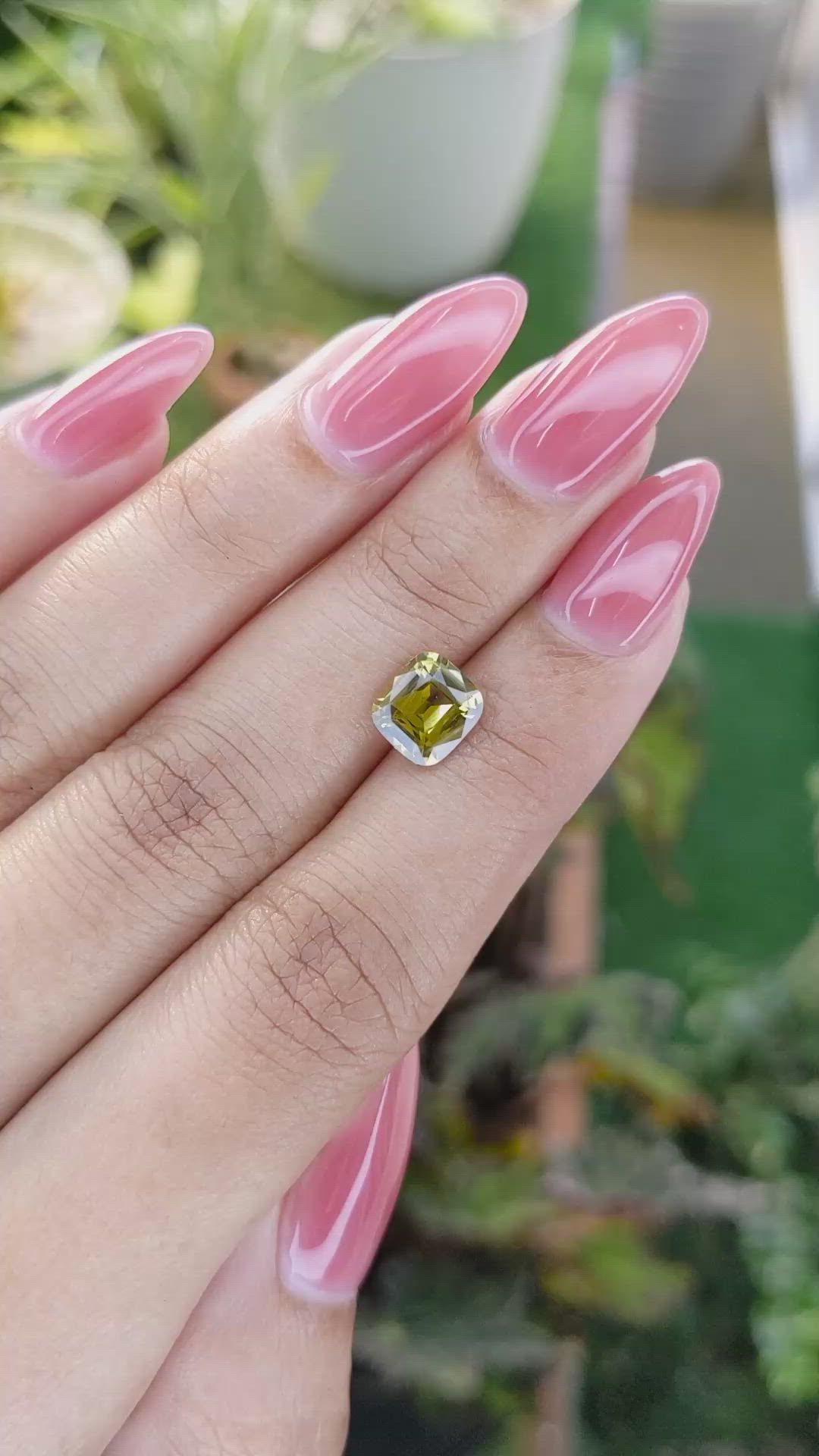1.93 Ct. Alexandrite from Ceylon (Sri Lanka) Size Video