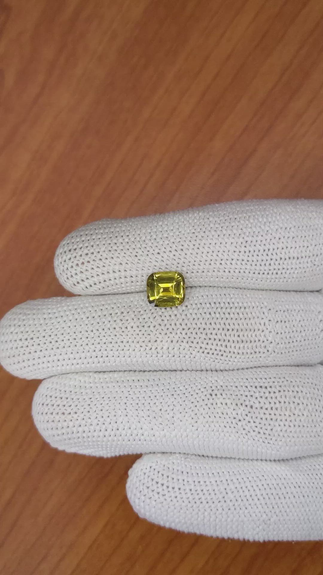 1.93 Ct. Alexandrite from Ceylon (Sri Lanka) Size Video