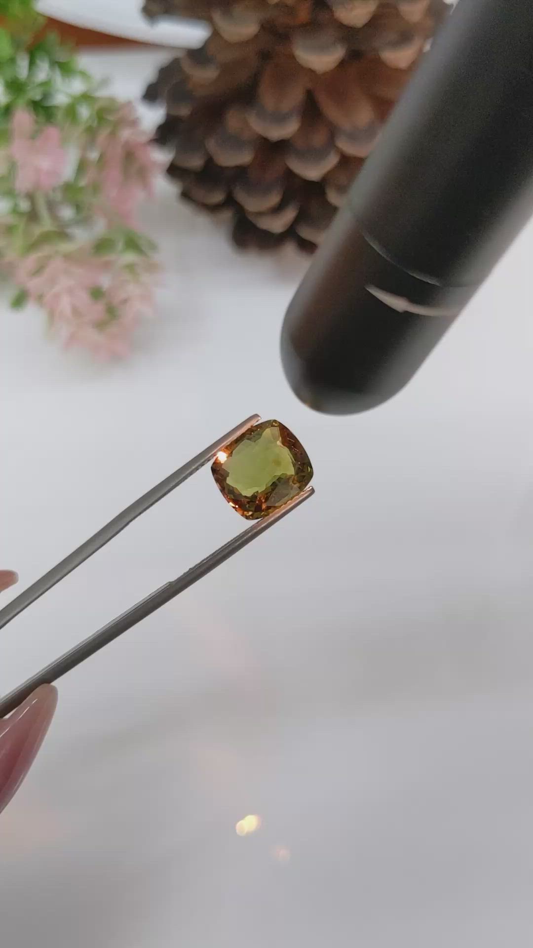 5.00 Ct. Alexandrite from Ceylon (Sri Lanka) Size Video