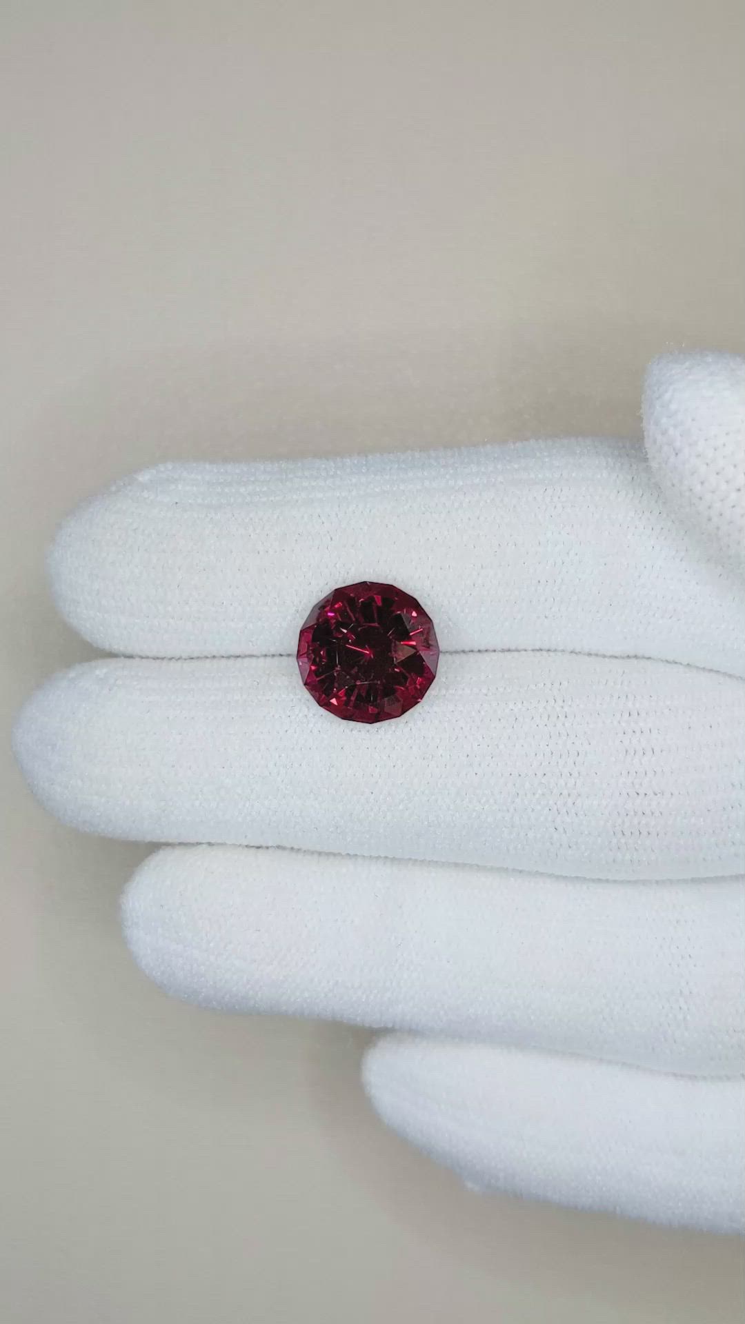 5.60 Ct. Garnet from Ceylon (Sri Lanka) Size Video