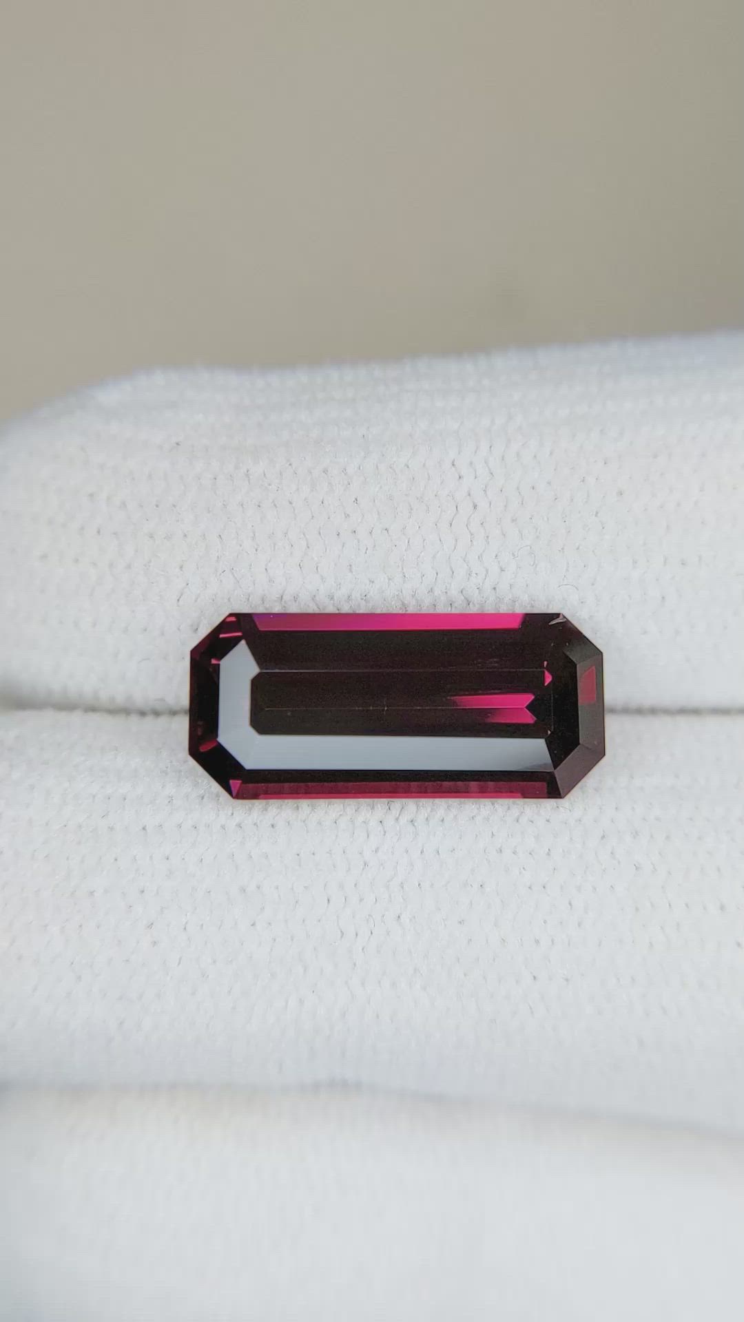 5.30 Ct. Garnet from Ceylon (Sri Lanka) Size Video