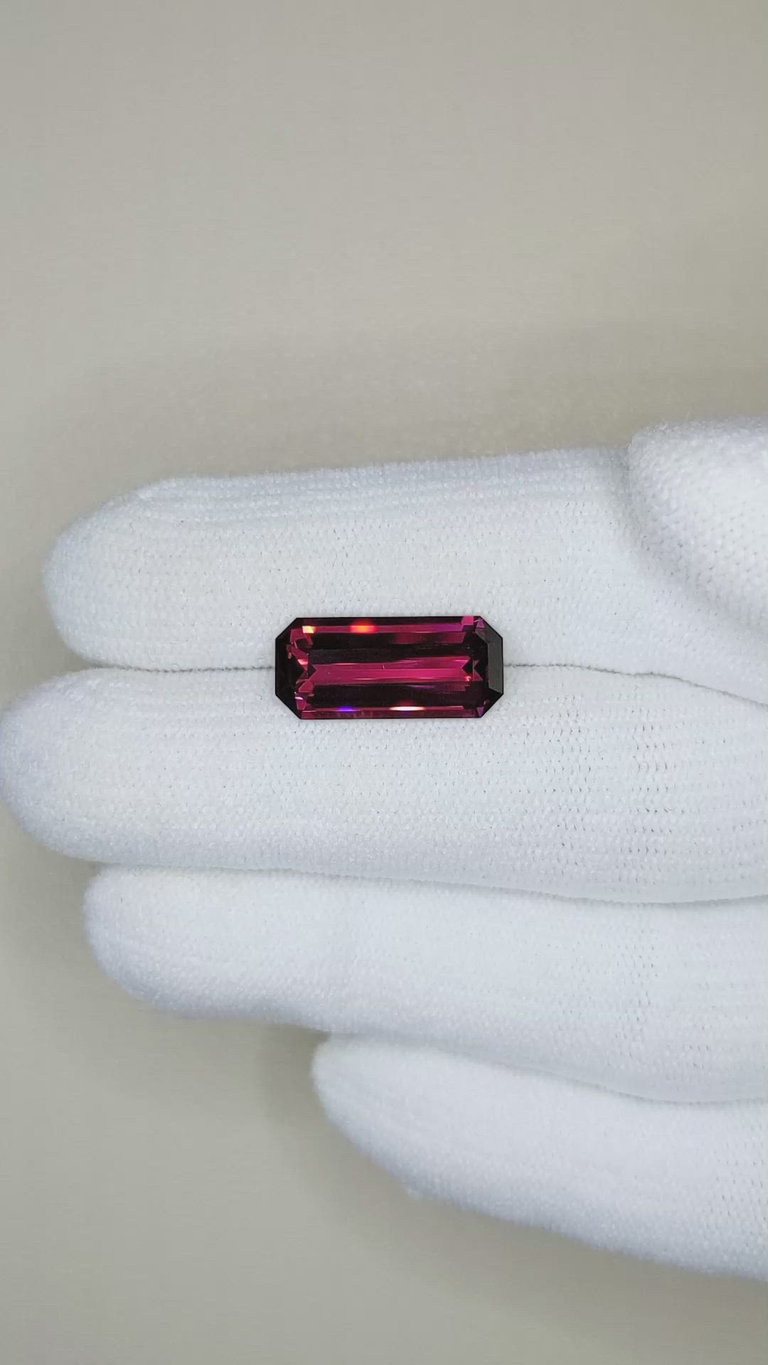 5.30 Ct. Garnet from Ceylon (Sri Lanka) Size Video