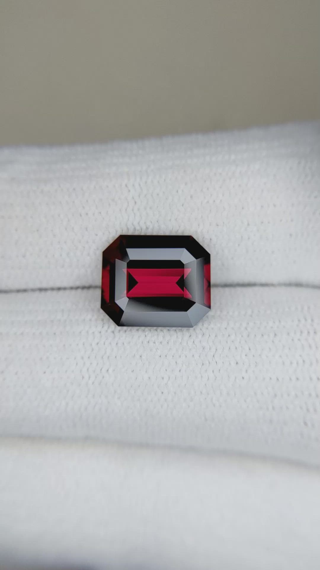 3.73 Ct. Garnet from Ceylon (Sri Lanka) Size Video