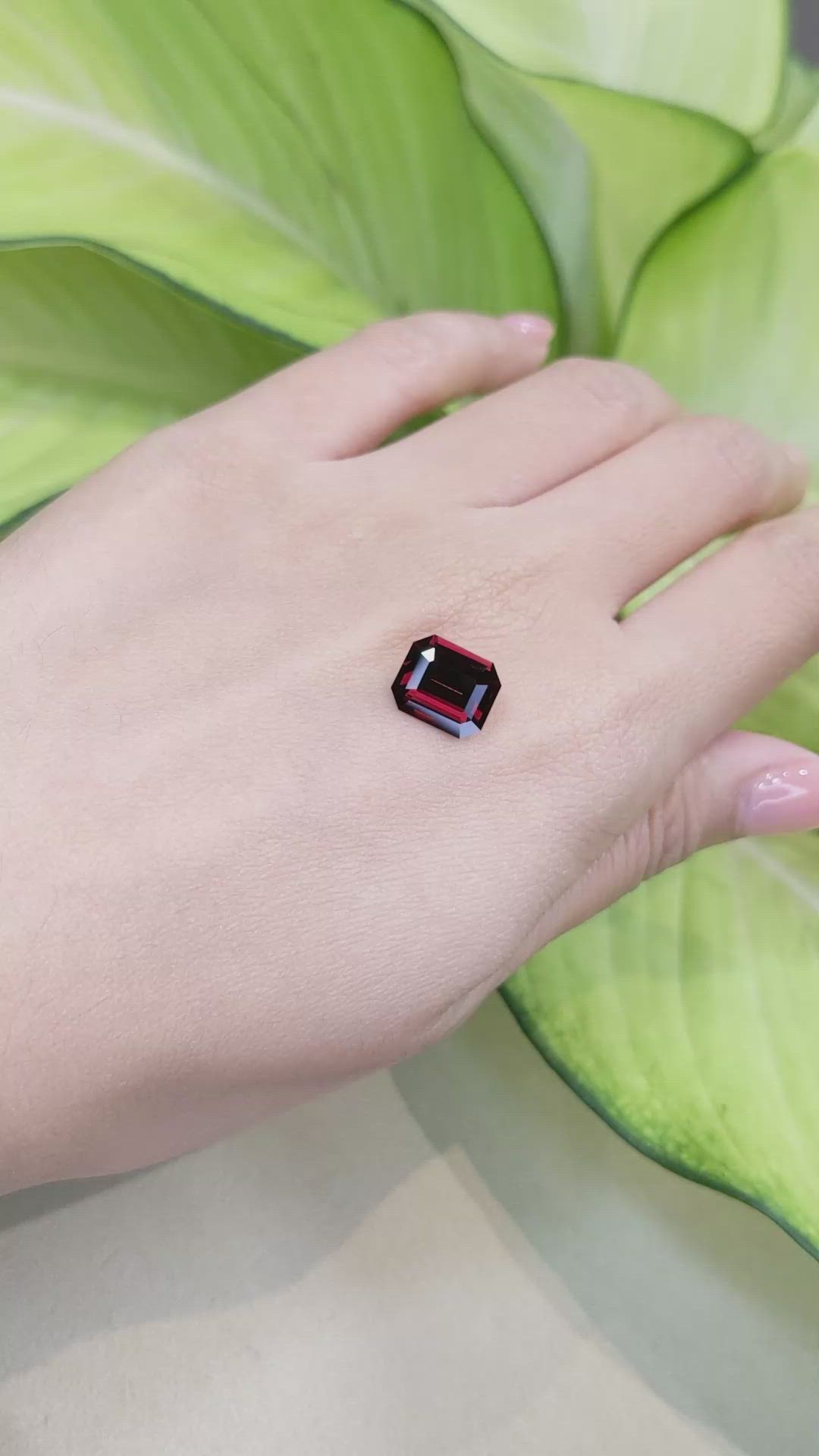 3.73 Ct. Garnet from Ceylon (Sri Lanka) Size Video