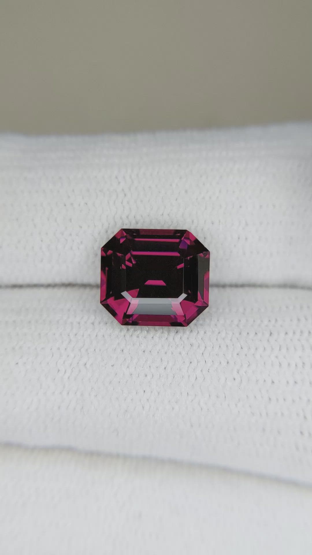 3.95 Ct. Garnet from Ceylon (Sri Lanka) Size Video