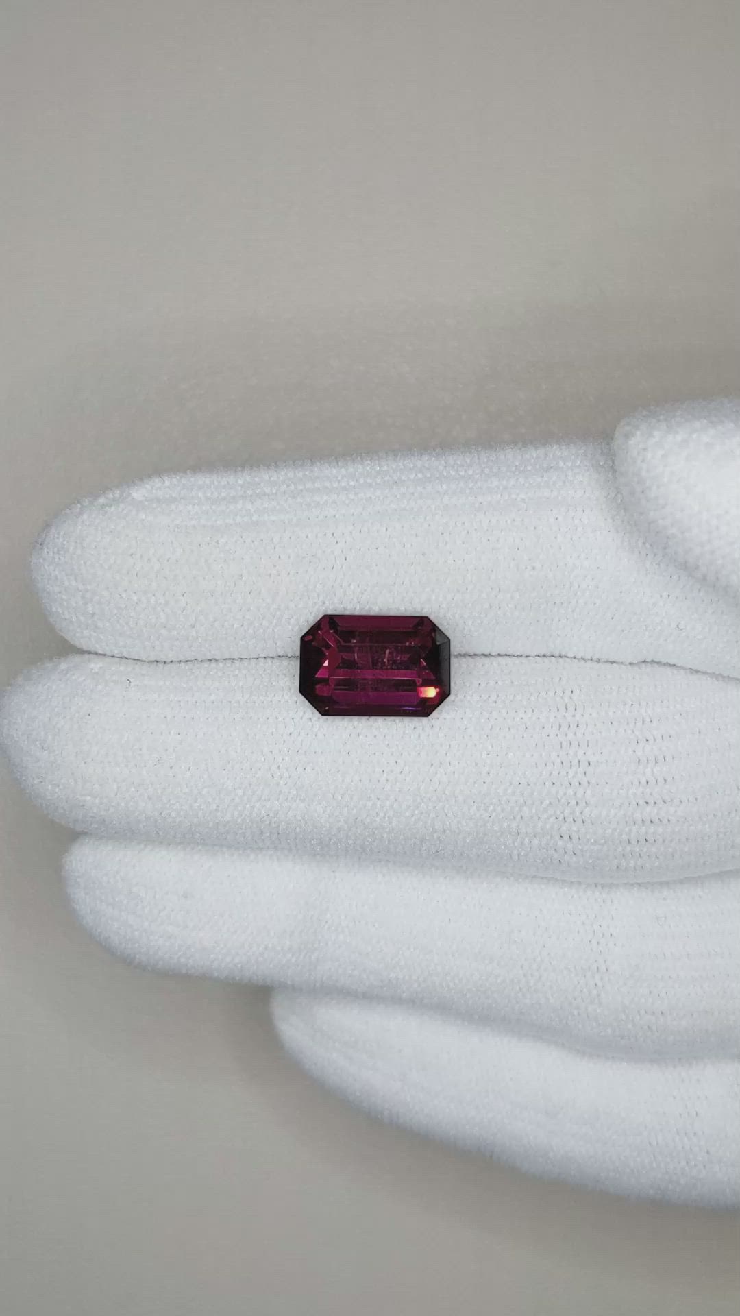 3.90 Ct. Garnet from Ceylon (Sri Lanka) Size Video