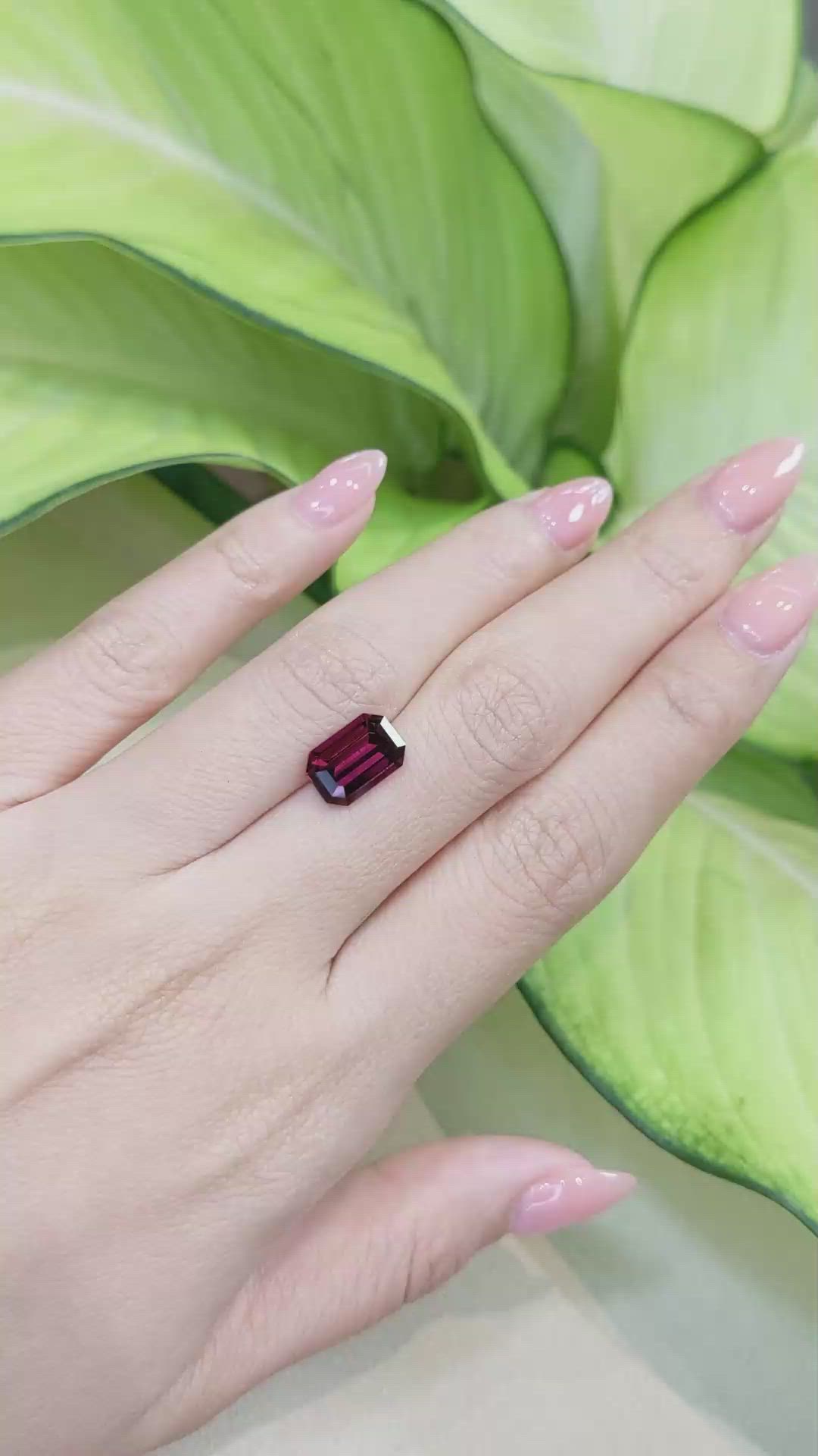 3.90 Ct. Garnet from Ceylon (Sri Lanka) Size Video