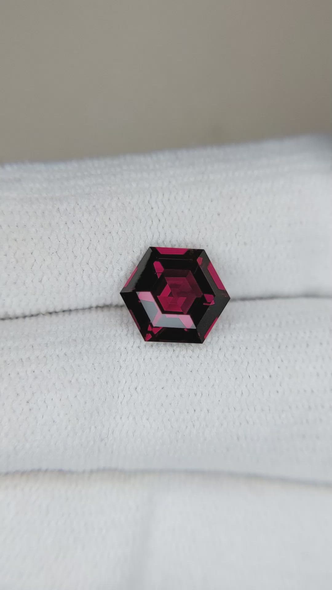 2.95 Ct. Garnet from Ceylon (Sri Lanka) Size Video