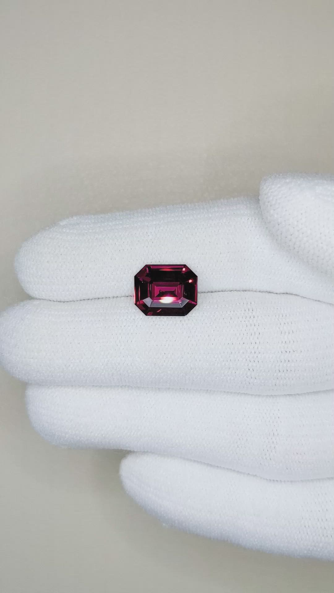 3.30 Ct. Garnet from Ceylon (Sri Lanka) Size Video