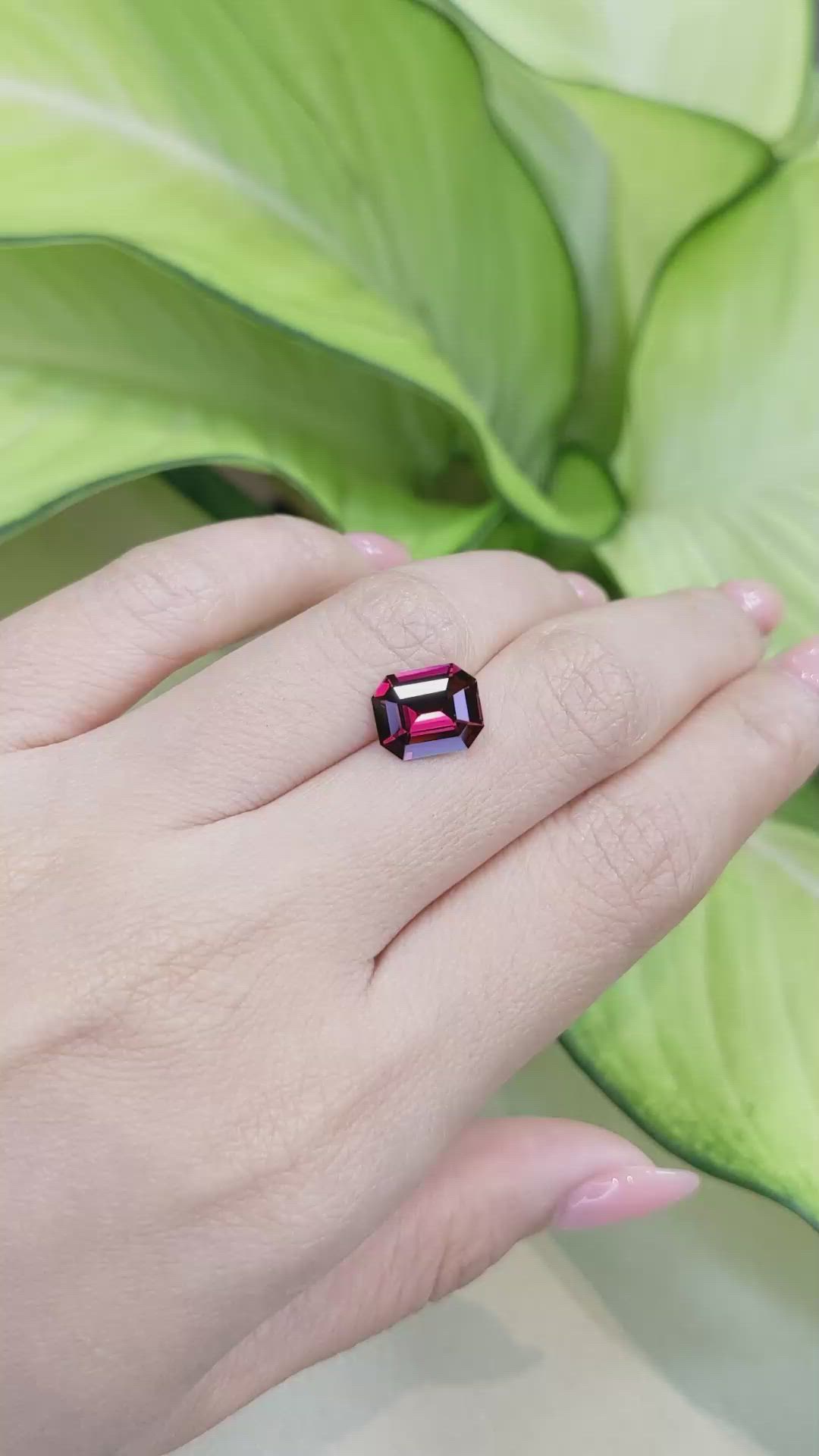 3.30 Ct. Garnet from Ceylon (Sri Lanka) Size Video