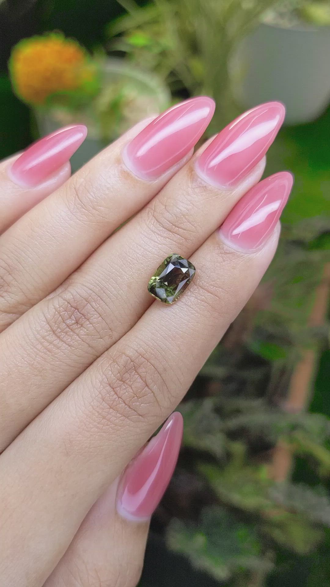 3.02 Ct. Alexandrite from Ceylon (Sri Lanka) Size Video