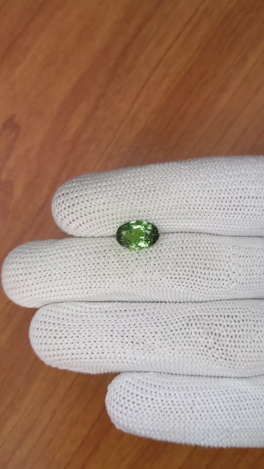 2.10 Ct. Alexandrite from Ceylon (Sri Lanka) Size Video