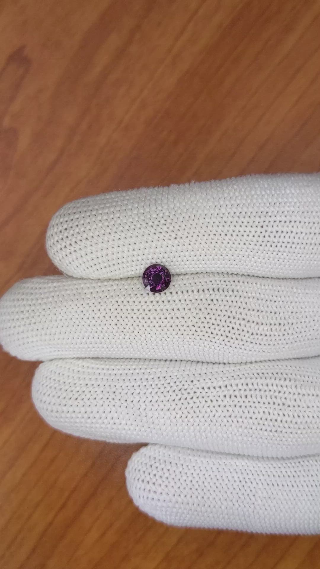 0.71 Ct. Spinel from Ceylon (Sri Lanka) Size Video