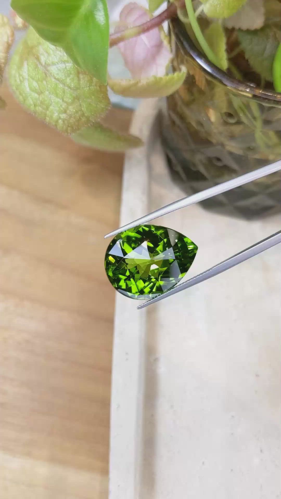 25.68 Ct. Peridot from Burma (Myanmar) Size Video